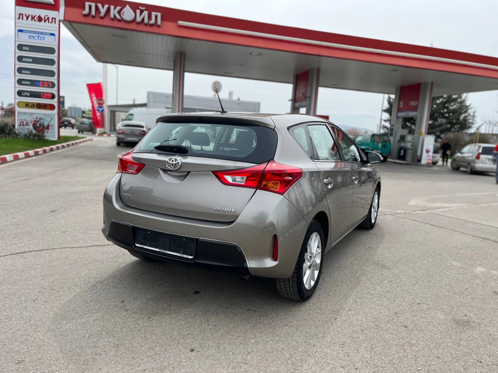 Toyota Auris 1.4 D4D - изображение 5