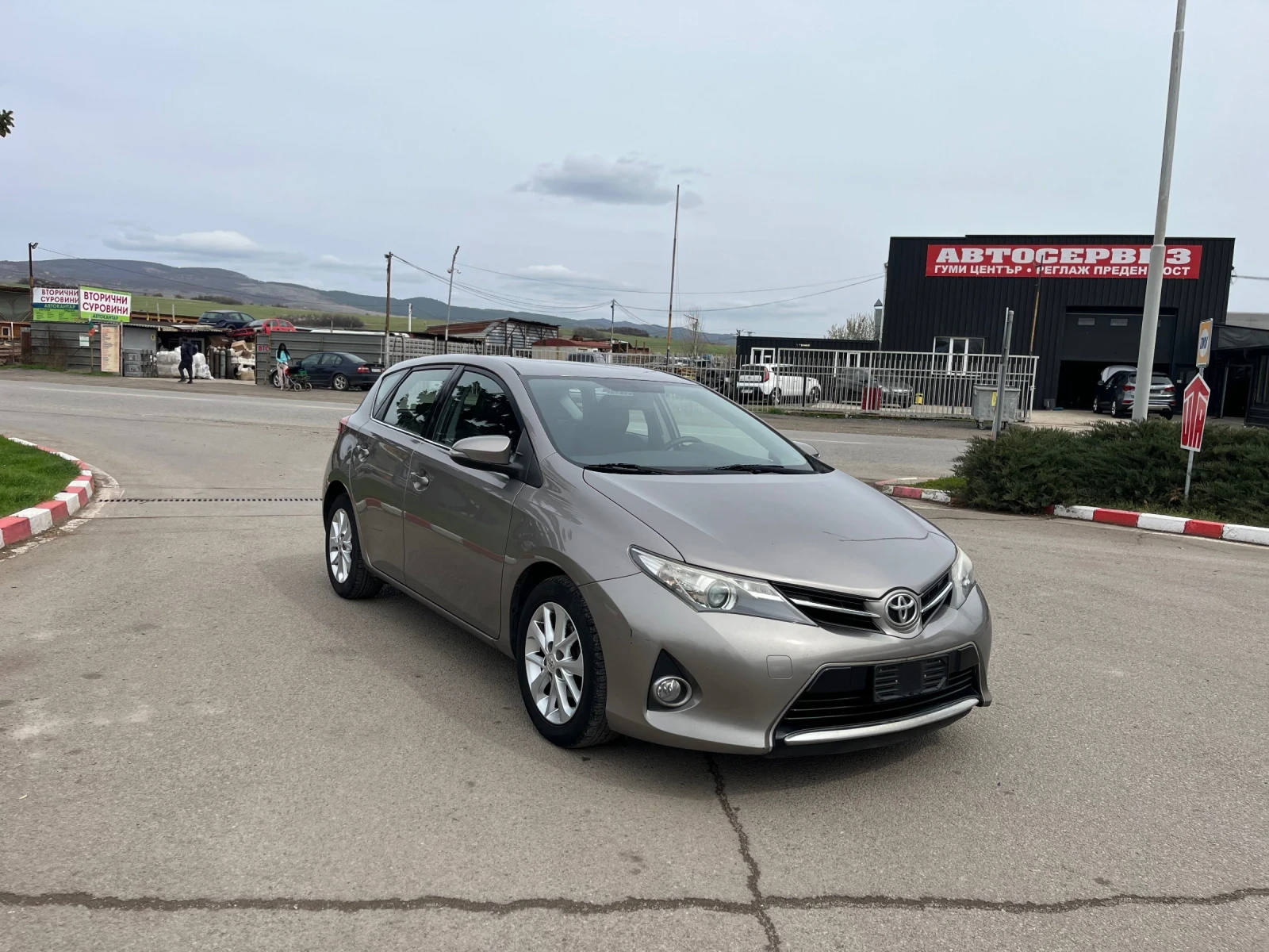 Toyota Auris 1.4 D4D - изображение 3