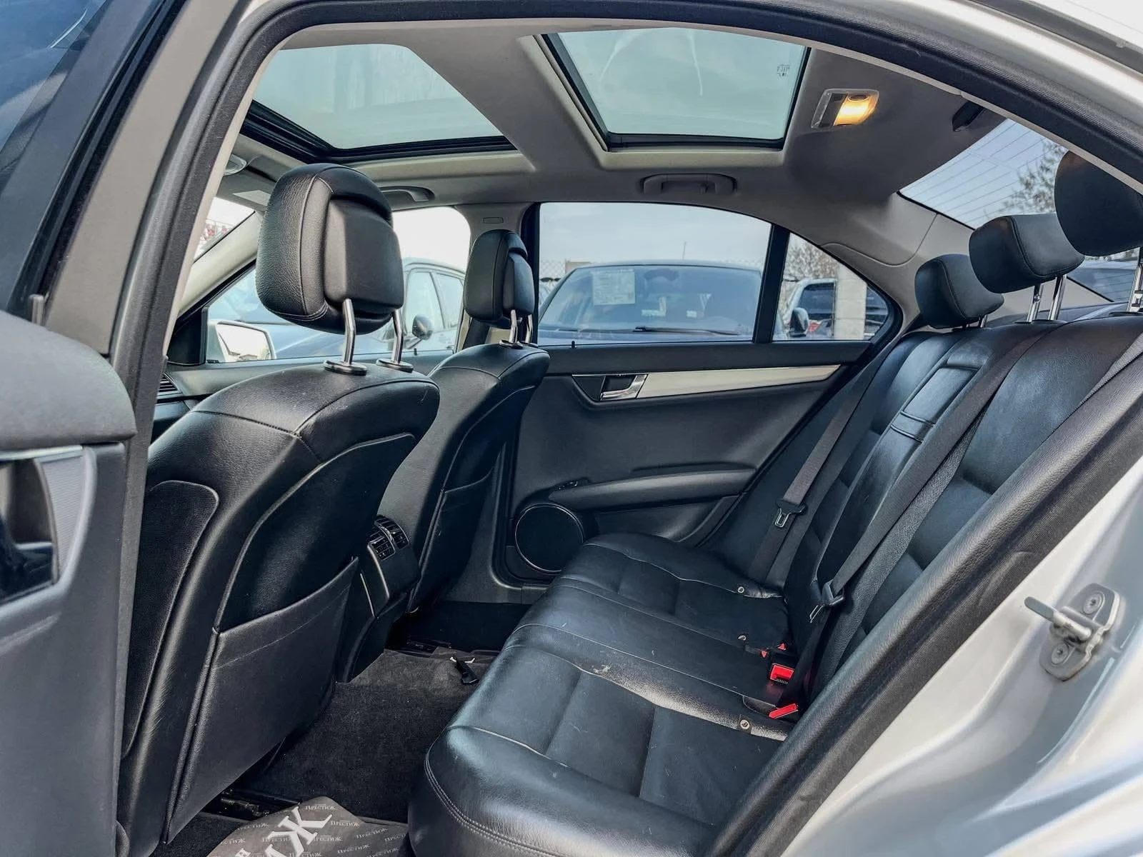 Mercedes-Benz C 250 ПАНОРАМА - МЕМОРИ - НАПЪЛНО ОБСЛУЖЕН - изображение 10
