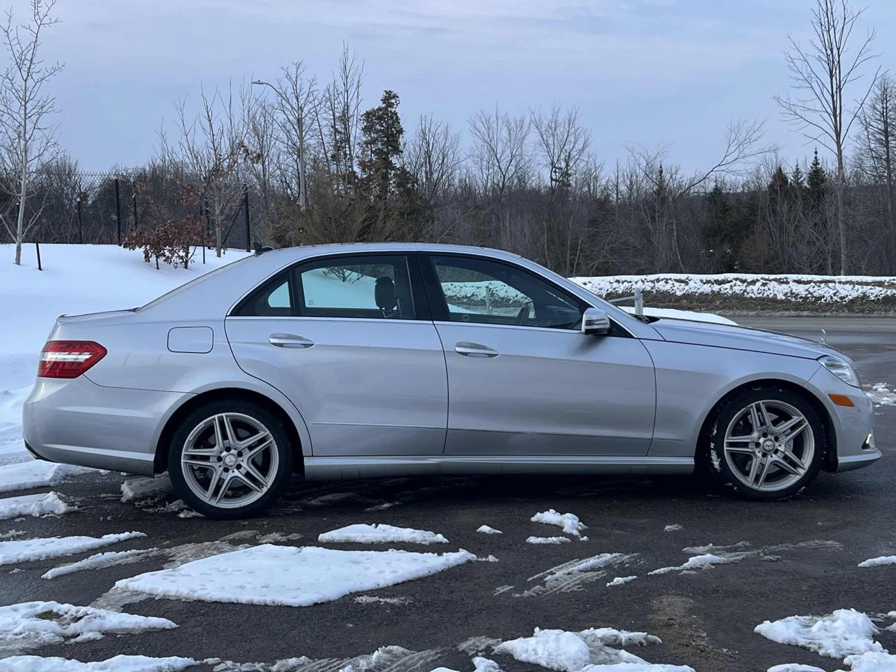 Mercedes-Benz E 500 4M* AMG* 5.5* Въздух* Обдух* Масаж* Keyless* Пано* - изображение 5