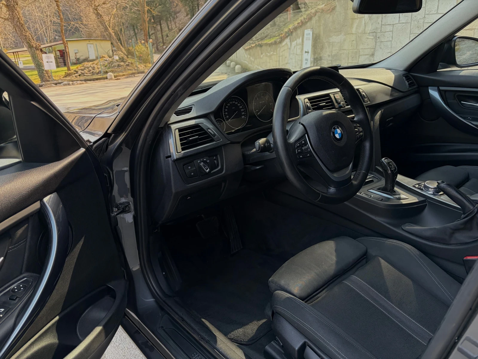 BMW 320 xDrive (B47 - 190hp) | Distronic | SAT кутия, снимка 8 - Автомобили и джипове - 53712691