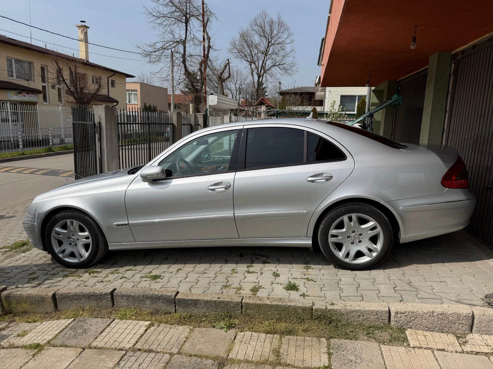 Mercedes-Benz E 280 3.0 V6, снимка 4 - Автомобили и джипове - 53980307