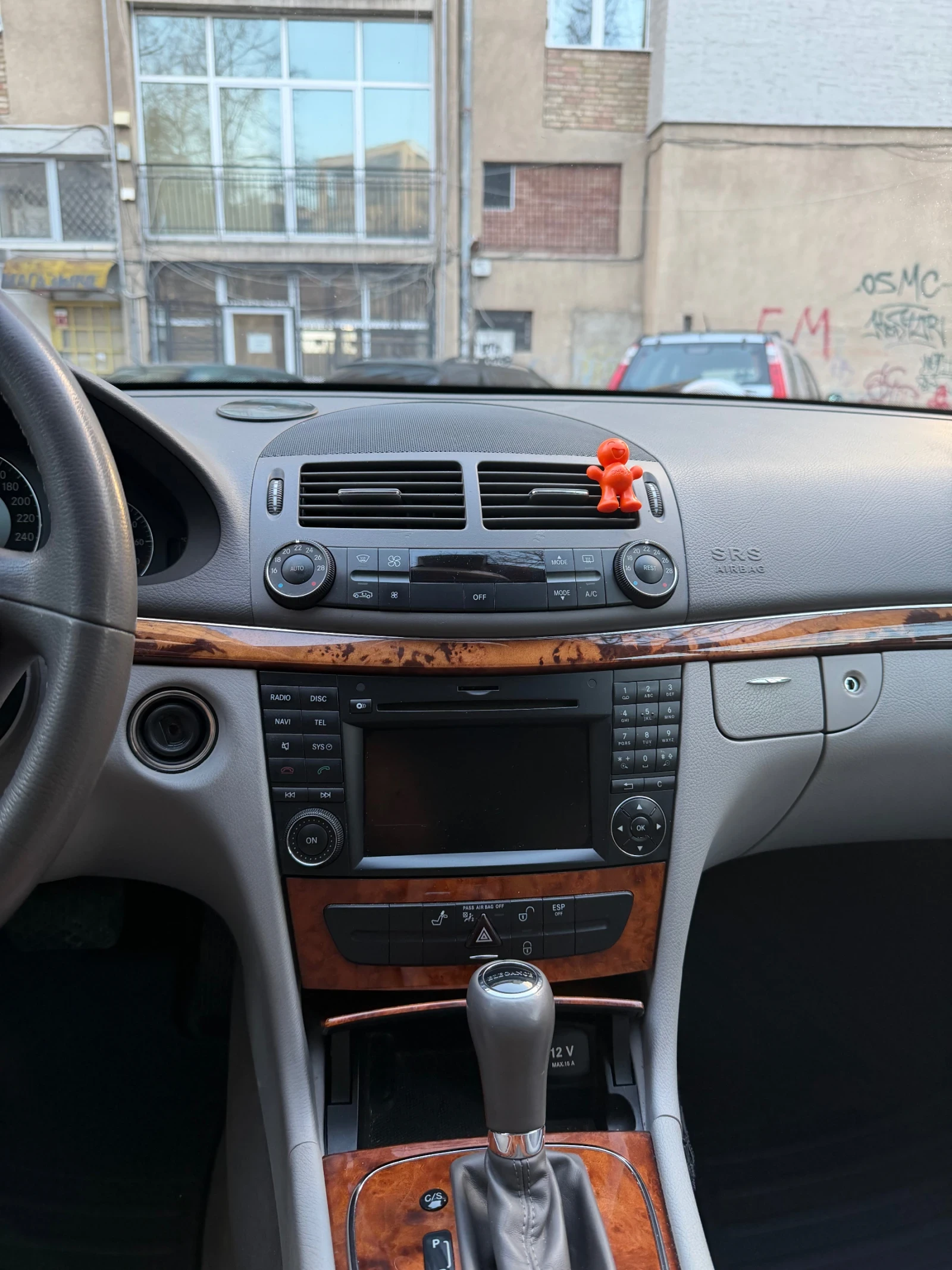 Mercedes-Benz E 280, снимка 7 - Автомобили и джипове - 53980307