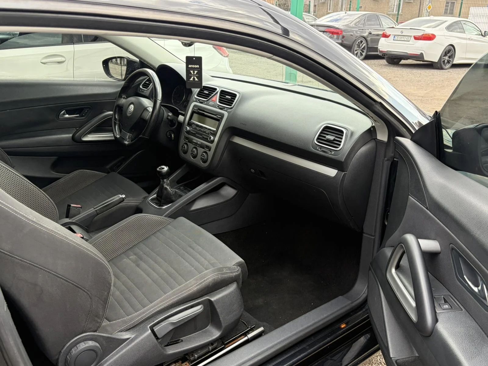 VW Scirocco 1.4 TSI нов внос, снимка 10 - Автомобили и джипове - 53991551