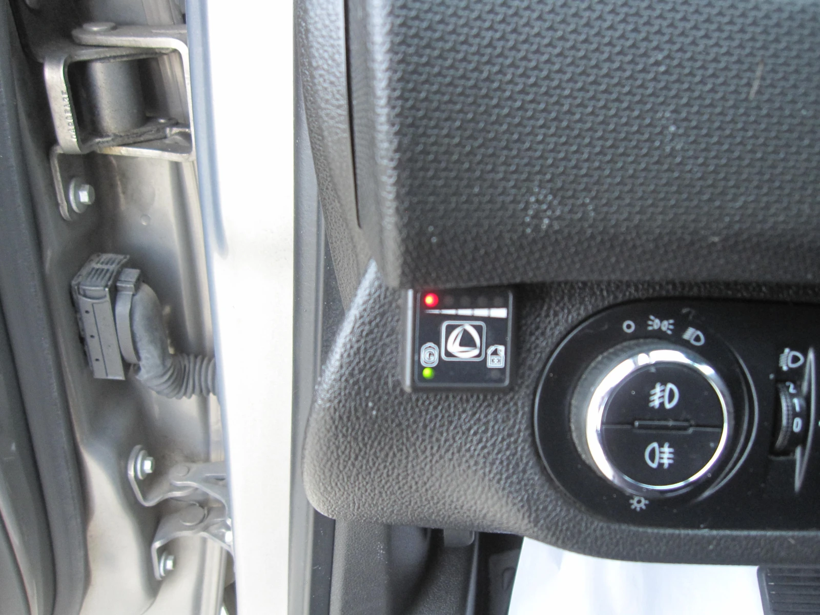 Opel Meriva Автомат, 1, 4-Газ.Инж., снимка 9 - Автомобили и джипове - 53999060