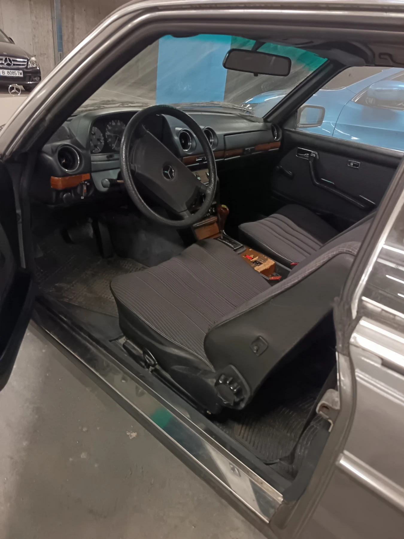 Mercedes-Benz 123, снимка 8 - Автомобили и джипове - 54165700