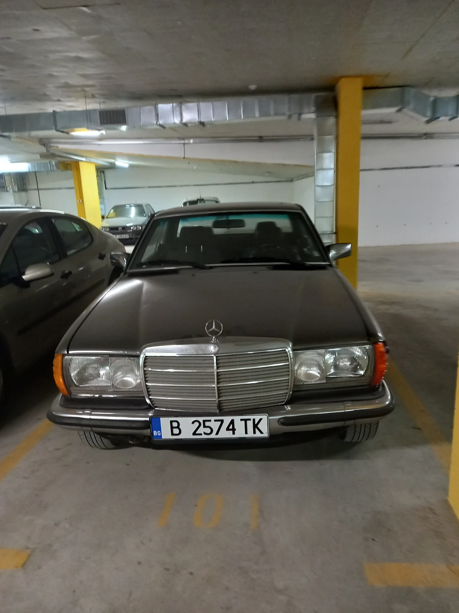 Mercedes-Benz 123, снимка 12 - Автомобили и джипове - 54165700