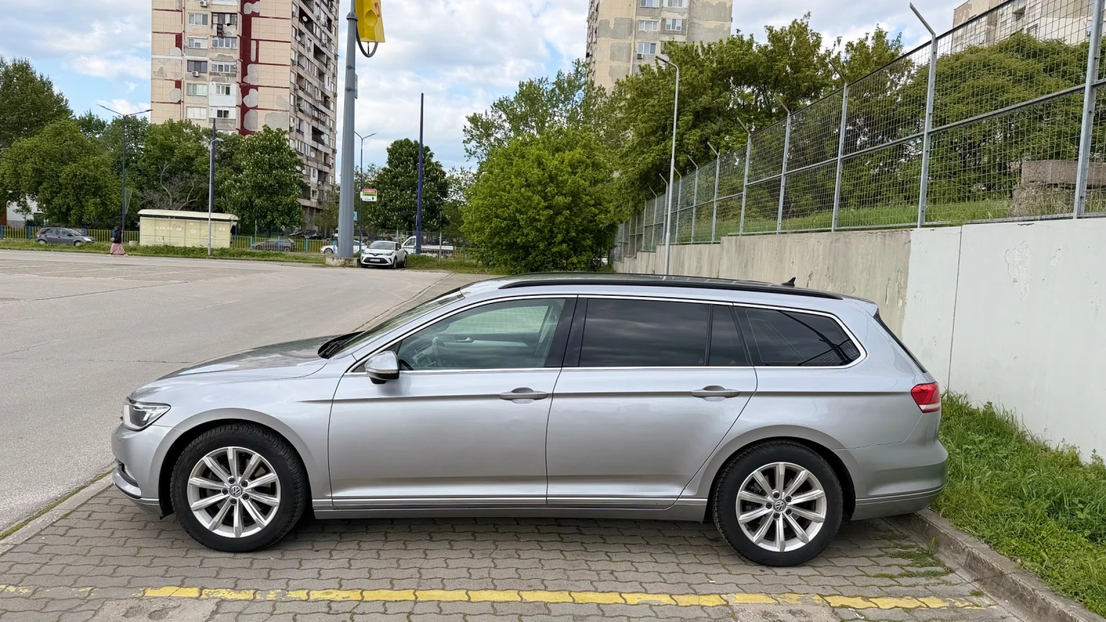 VW Passat 2.0TDI* LED* DISTRONIC* , снимка 7 - Автомобили и джипове - 54400159