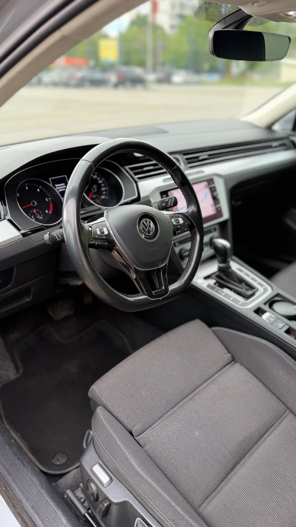 VW Passat 2.0TDI* LED* DISTRONIC* , снимка 9 - Автомобили и джипове - 54400159