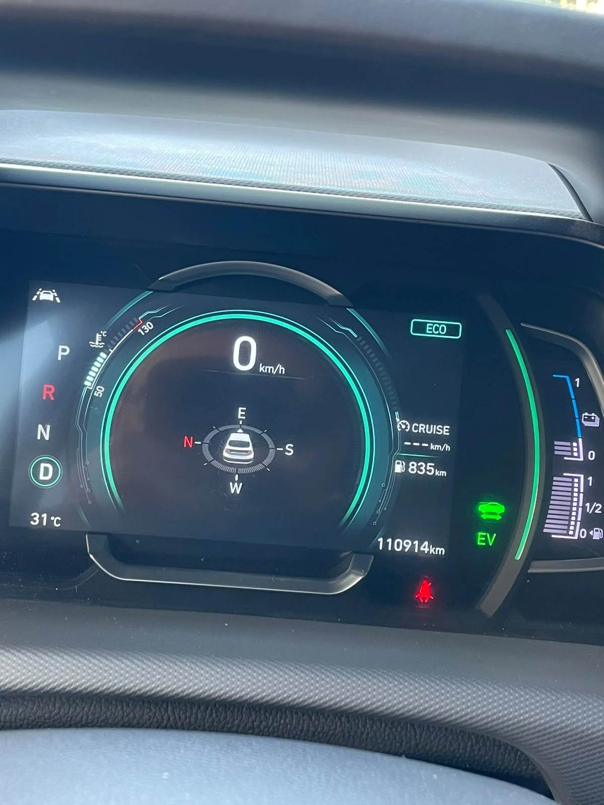 Hyundai Ioniq Plug-in Hybrid, снимка 12 - Автомобили и джипове - 55064041