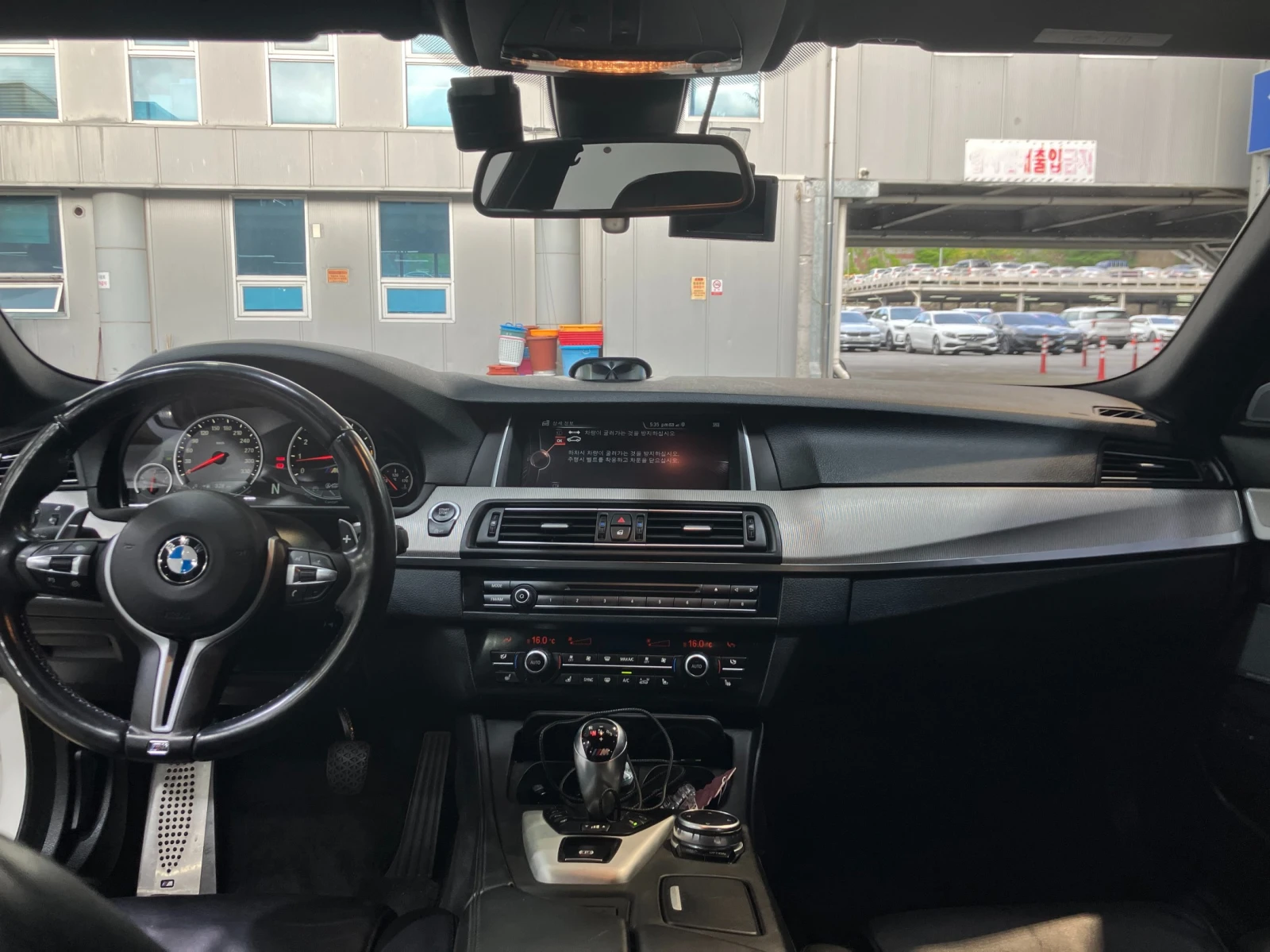 BMW M5 HUD* 360* ЕЛ. БАГАЖНИК* SOFT CLOSE* КРАЙНА ЦЕНА, снимка 7 - Автомобили и джипове - 55378794
