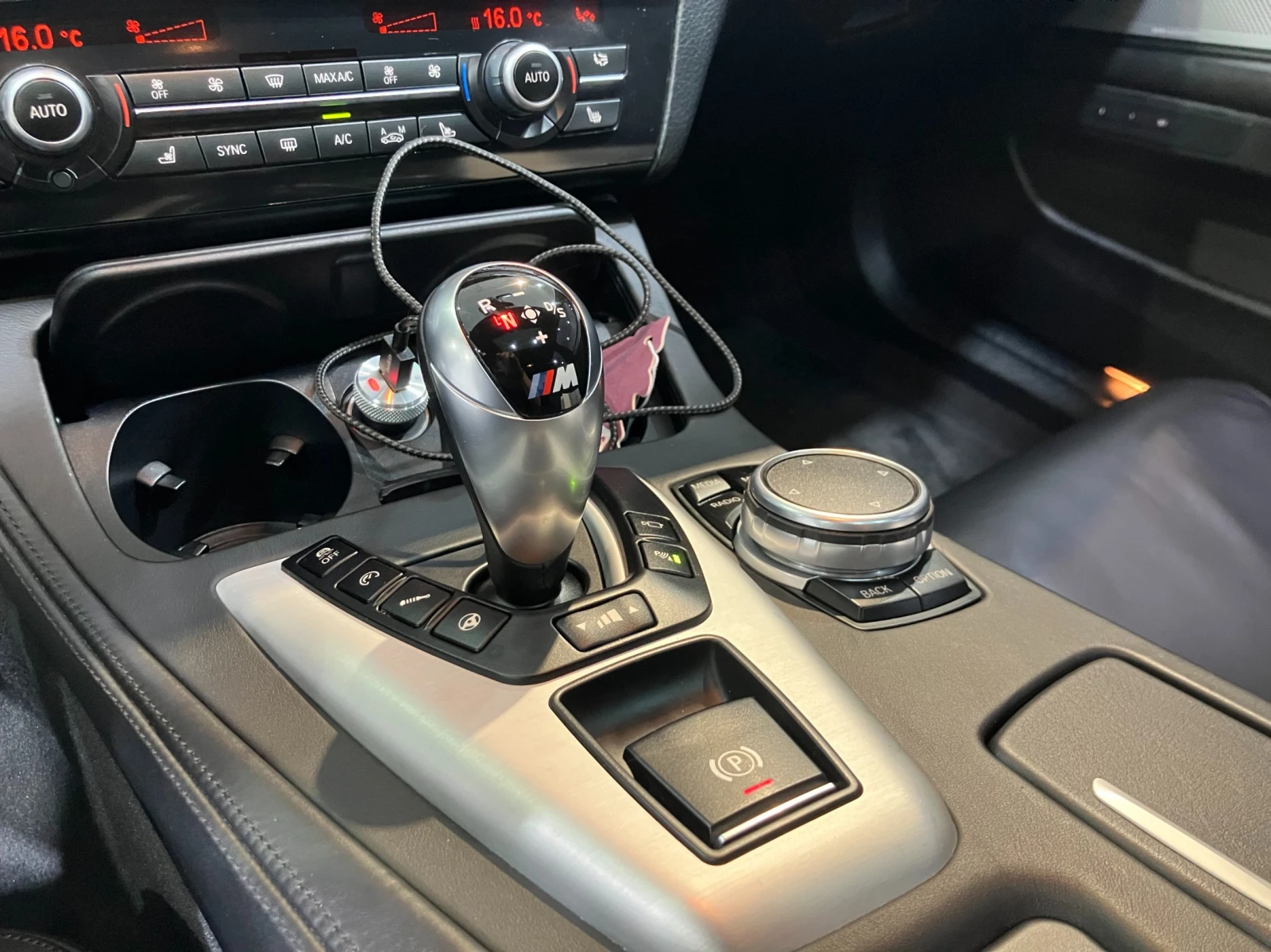 BMW M5 HUD* 360* ЕЛ. БАГАЖНИК* SOFT CLOSE* КРАЙНА ЦЕНА, снимка 9 - Автомобили и джипове - 55378794