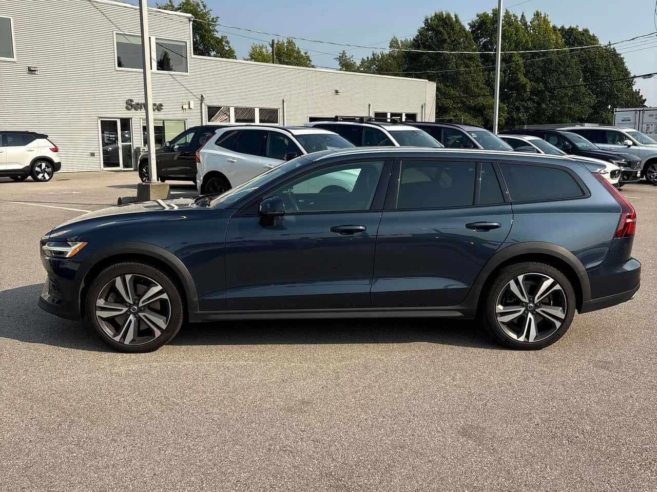 Volvo V60 Cross Country * T5 AWD * АВТОКРЕДИТ БЕЗ ПЪРВОНАЧАЛНА ВНОСКА* , снимка 2 - Автомобили и джипове - 55572034