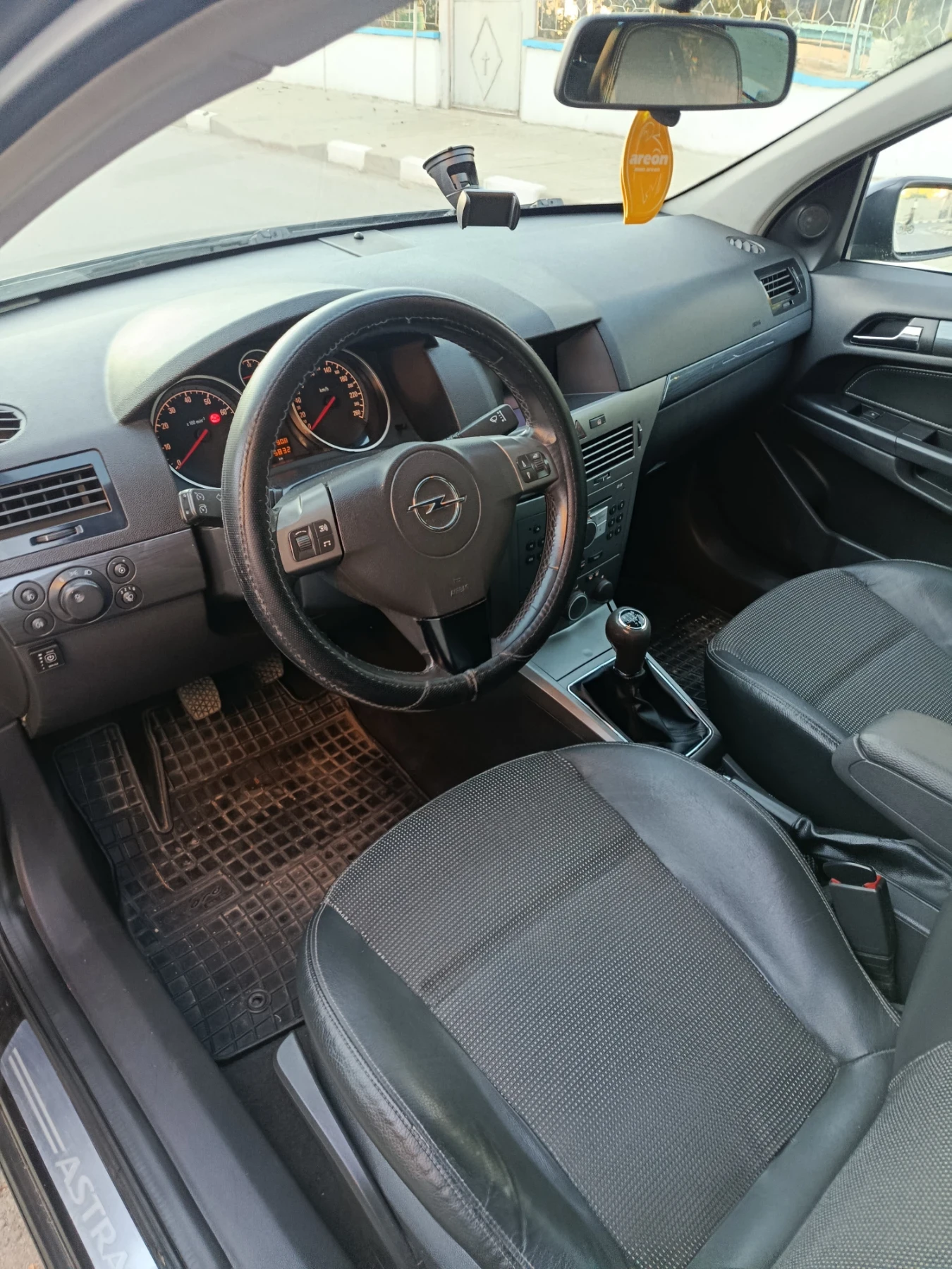 Opel Astra, снимка 3 - Автомобили и джипове - 56132149