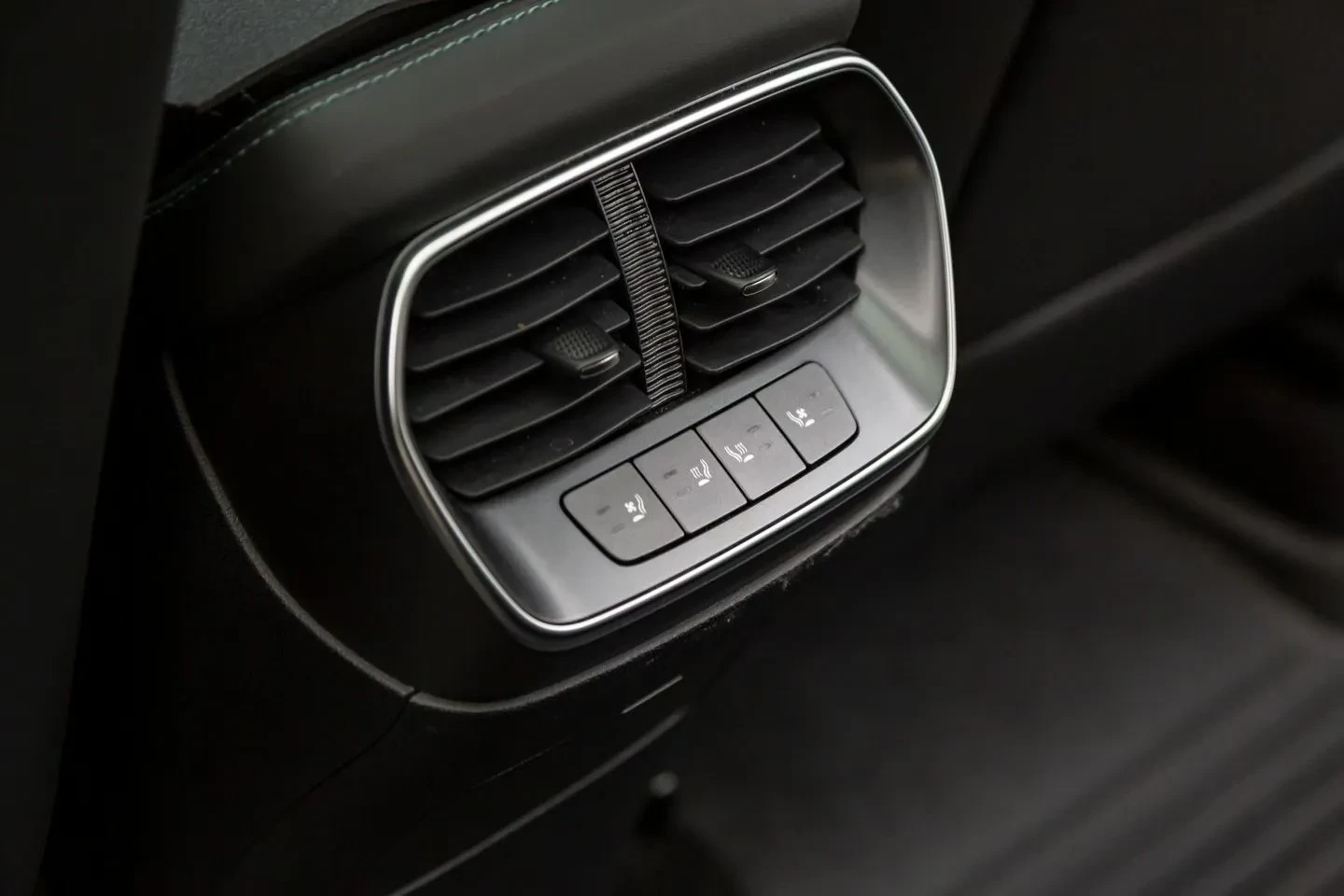 BYD Sealion 7, снимка 7 - Автомобили и джипове - 56513843