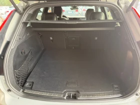 Volvo XC60 B4 AWD automatico Ultimate Dark, снимка 7