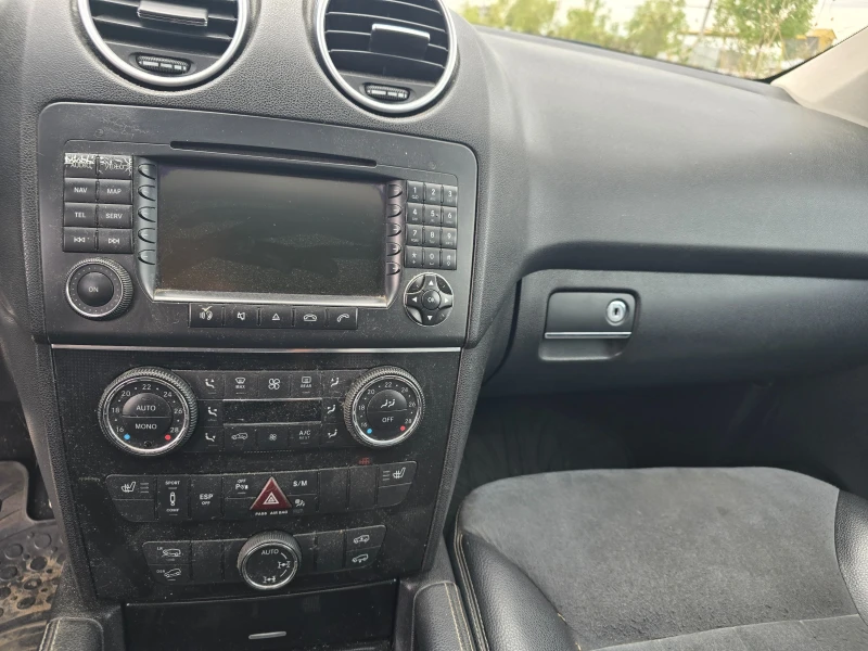 Mercedes-Benz ML 320 3.2D ТЕГЛИЧ, снимка 8 - Автомобили и джипове - 51744105