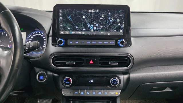 Hyundai Kona 2.0* 2WD* SMART* КОЖА* ПОДГРЕВ* НАВИ* , снимка 7 - Автомобили и джипове - 54822175