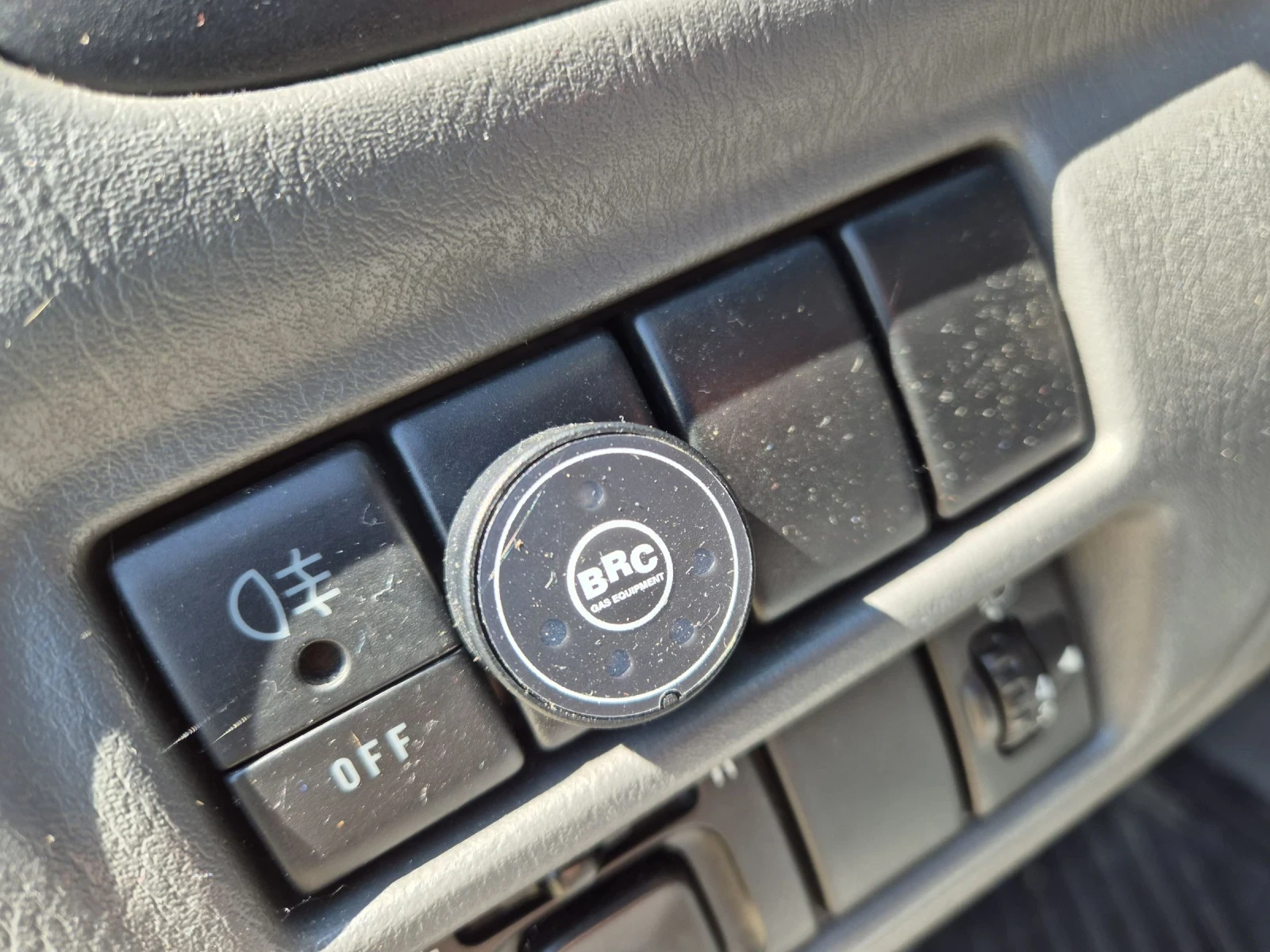 Suzuki Grand vitara 2.0i Газ - изображение 10