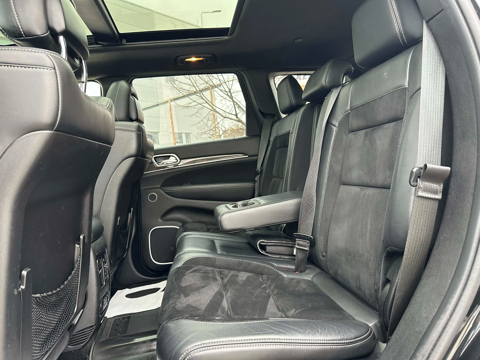 Jeep Grand cherokee 6.4 SRT - изображение 9