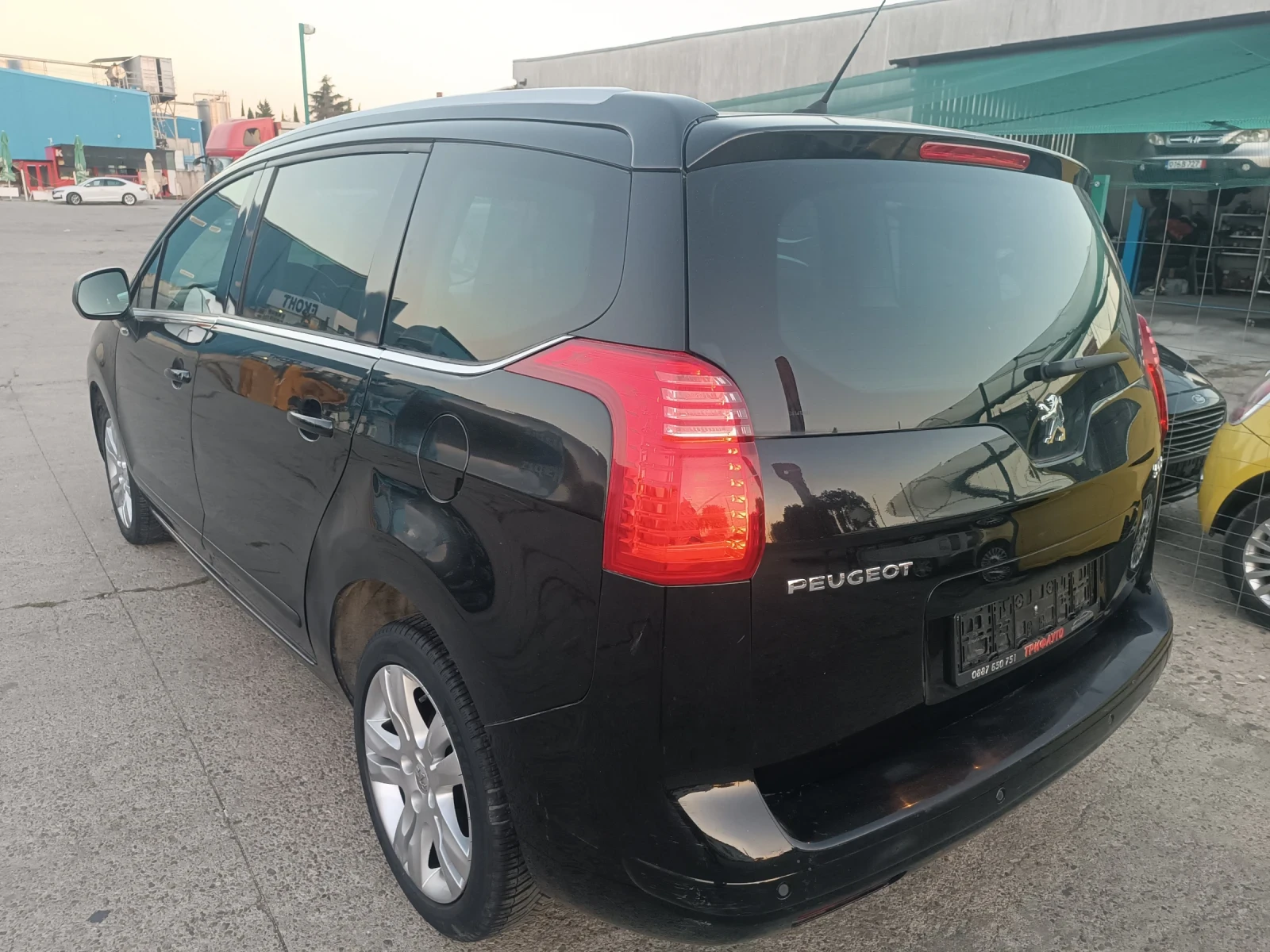 Peugeot 5008 1, 6 AUTOMATIC, 7 МЕСТА, FULL LED, ЛИЗИНГ , снимка 3 - Автомобили и джипове - 53648519