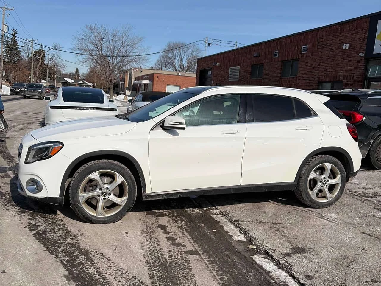 Mercedes-Benz GLA 250 * 4MATIC* PANO* KEYLESS*  - изображение 2