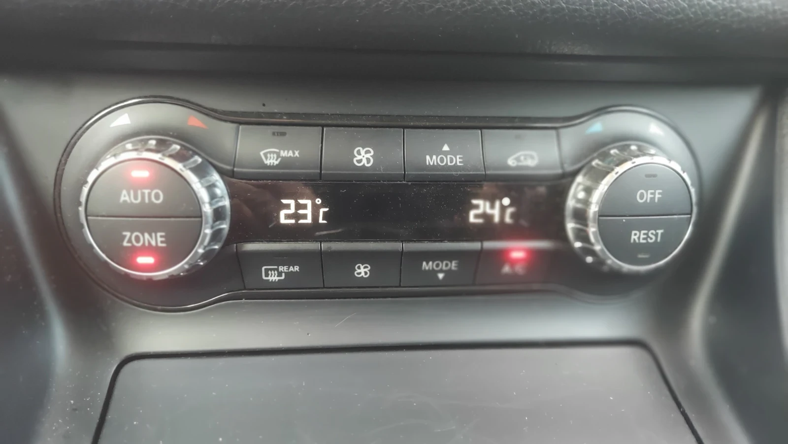 Mercedes-Benz GLA 220, снимка 9 - Автомобили и джипове - 53937265