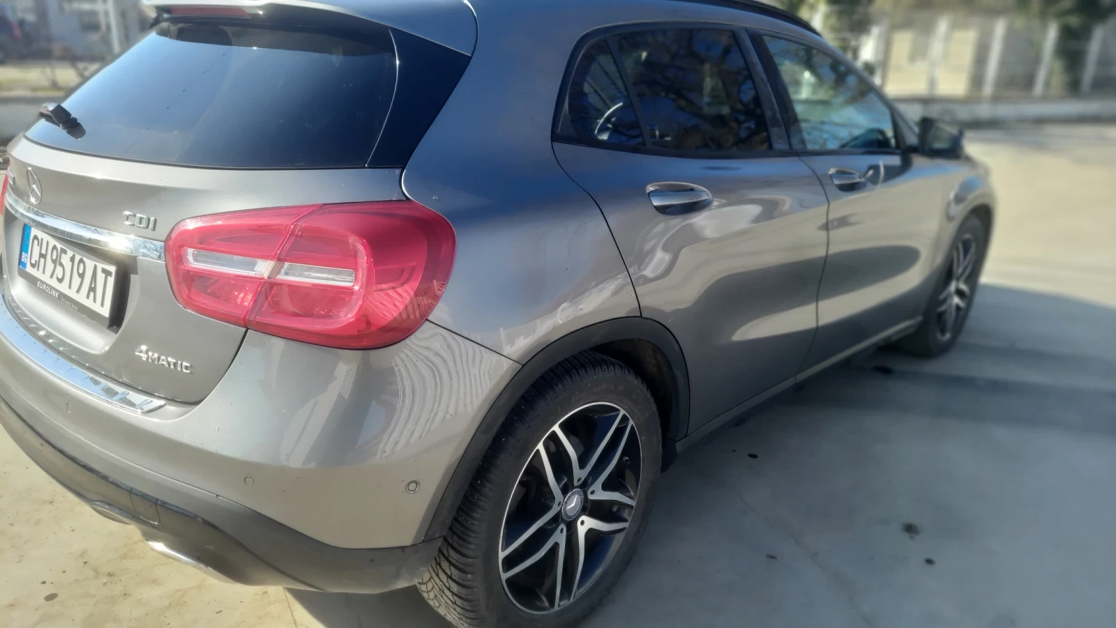 Mercedes-Benz GLA 220, снимка 8 - Автомобили и джипове - 53937265