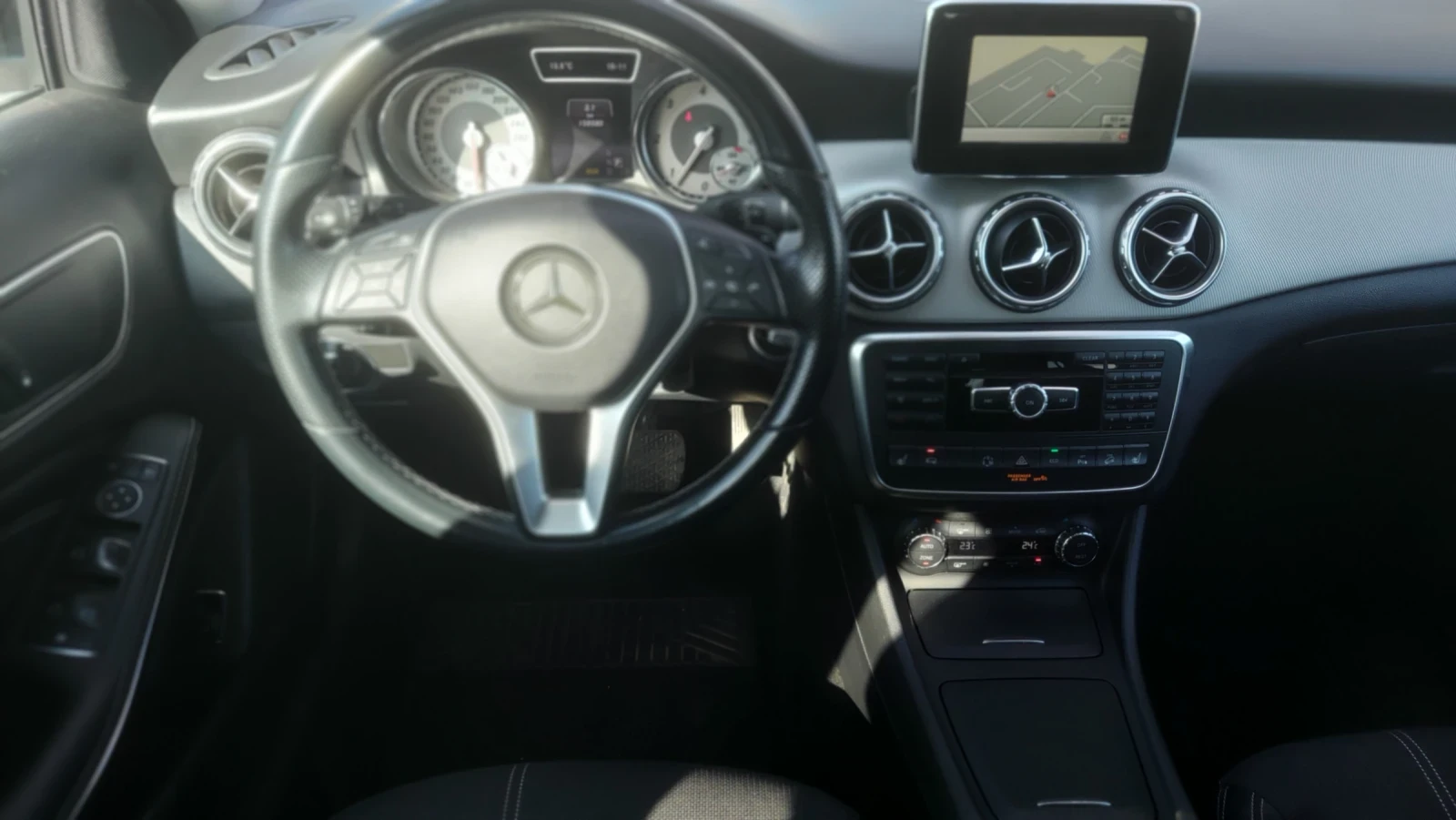 Mercedes-Benz GLA 220, снимка 12 - Автомобили и джипове - 53937265