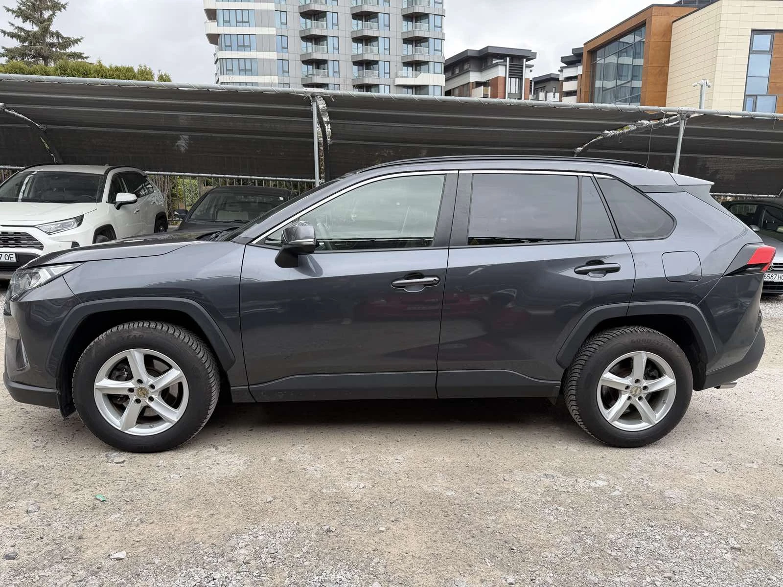 Toyota Rav4, снимка 8 - Автомобили и джипове - 53950347