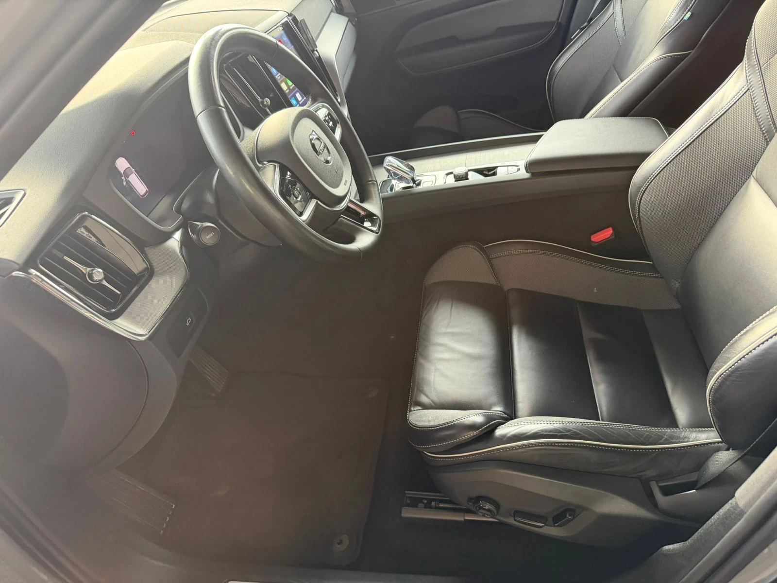 Volvo XC60 B4 AWD automatico Ultimate Dark, снимка 14 - Автомобили и джипове - 53976025