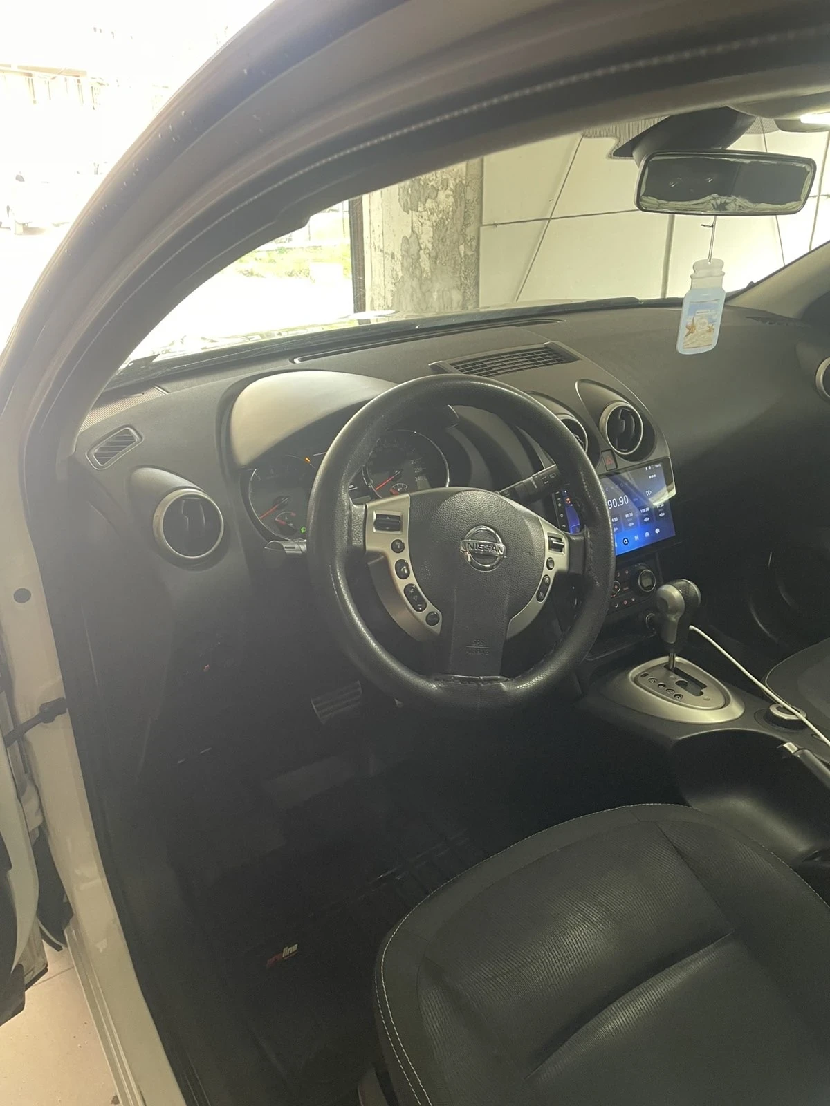 Nissan Qashqai, снимка 8 - Автомобили и джипове - 54181156
