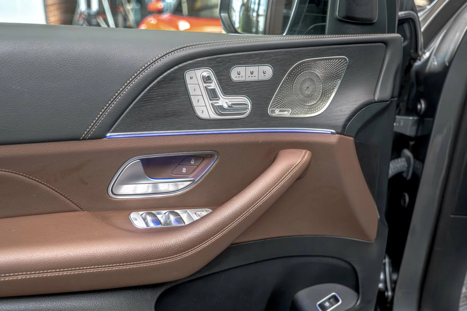 Mercedes-Benz GLE 300 AMG/Coupe/Burmester/Панорама/HuD/Камера 360/Обдухв, снимка 8 - Автомобили и джипове - 54184857