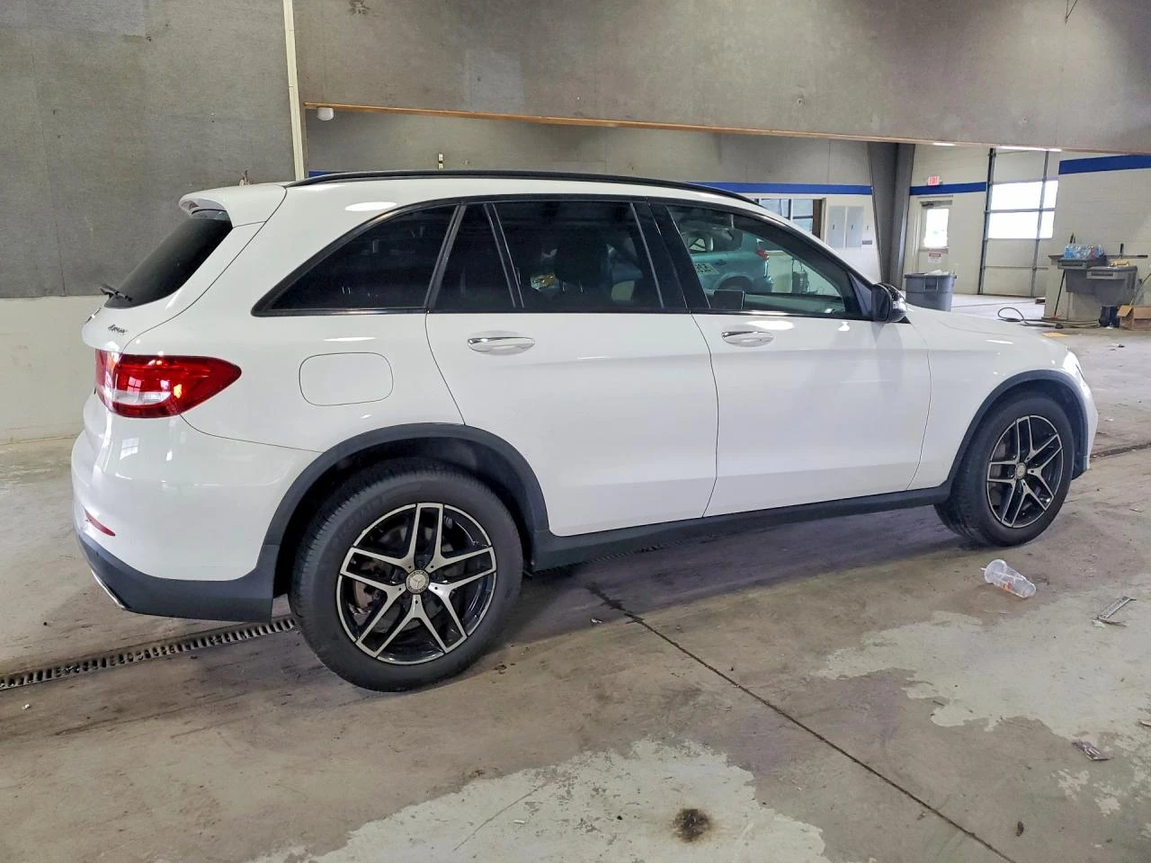 Mercedes-Benz GLC 300 2.0l 4Matic, снимка 3 - Автомобили и джипове - 54726236