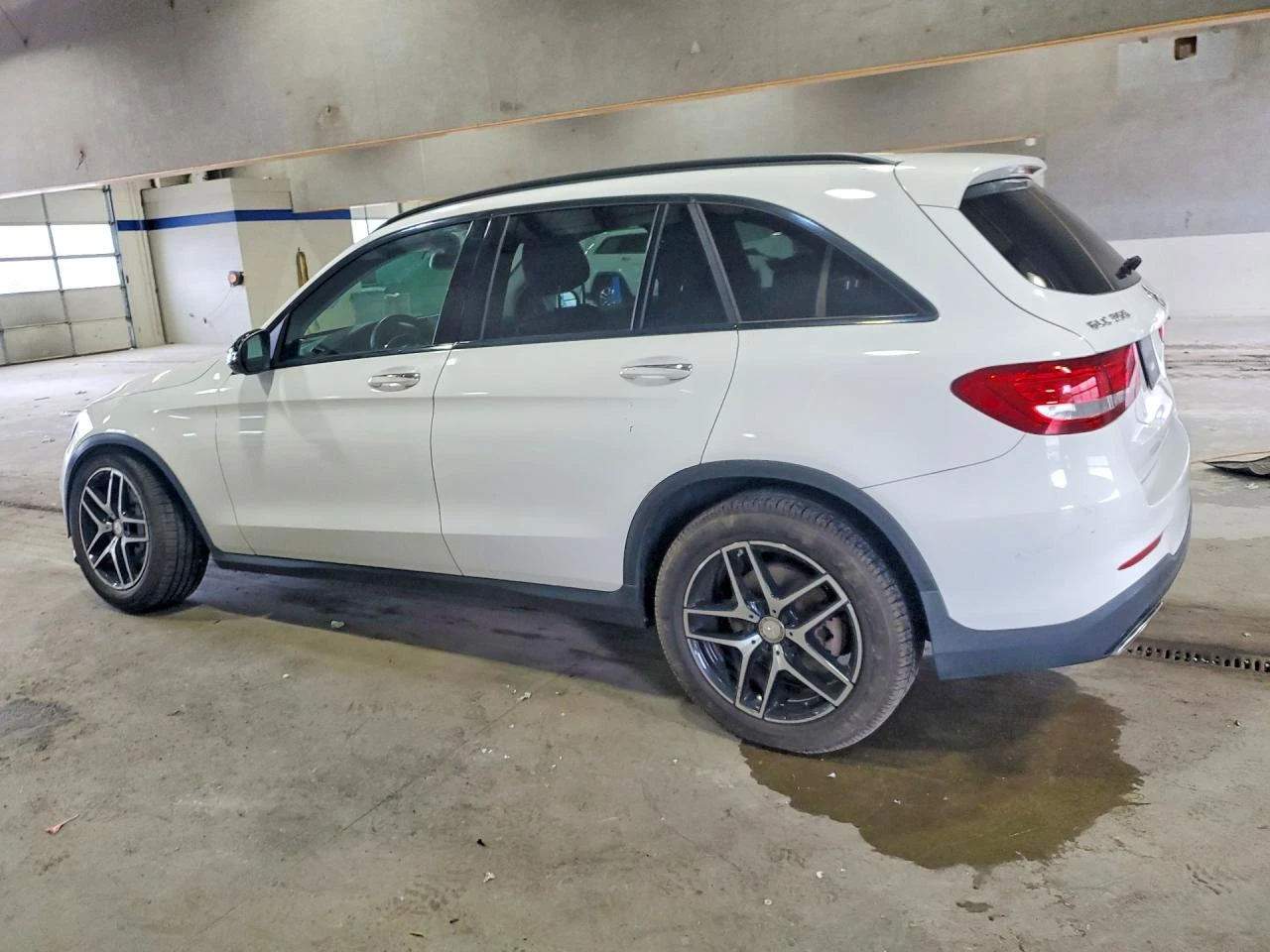 Mercedes-Benz GLC 300 2.0l 4Matic, снимка 2 - Автомобили и джипове - 54726236