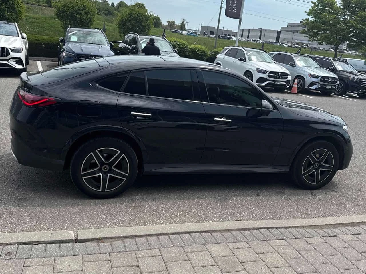 Mercedes-Benz GLC 300 * 4MATIC * ПРЕДСТАВИТЕЛСТВО * 360 * ПОДГРЕВИ, снимка 3 - Автомобили и джипове - 54873640
