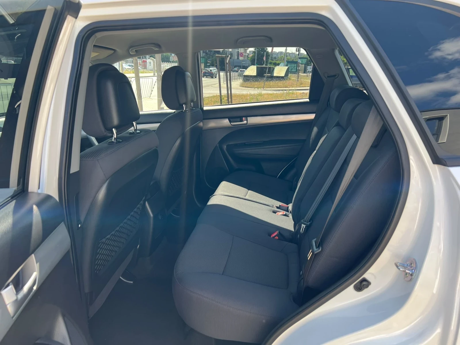 Kia Sorento 2.2CRDi/4x4, снимка 13 - Автомобили и джипове - 55427864