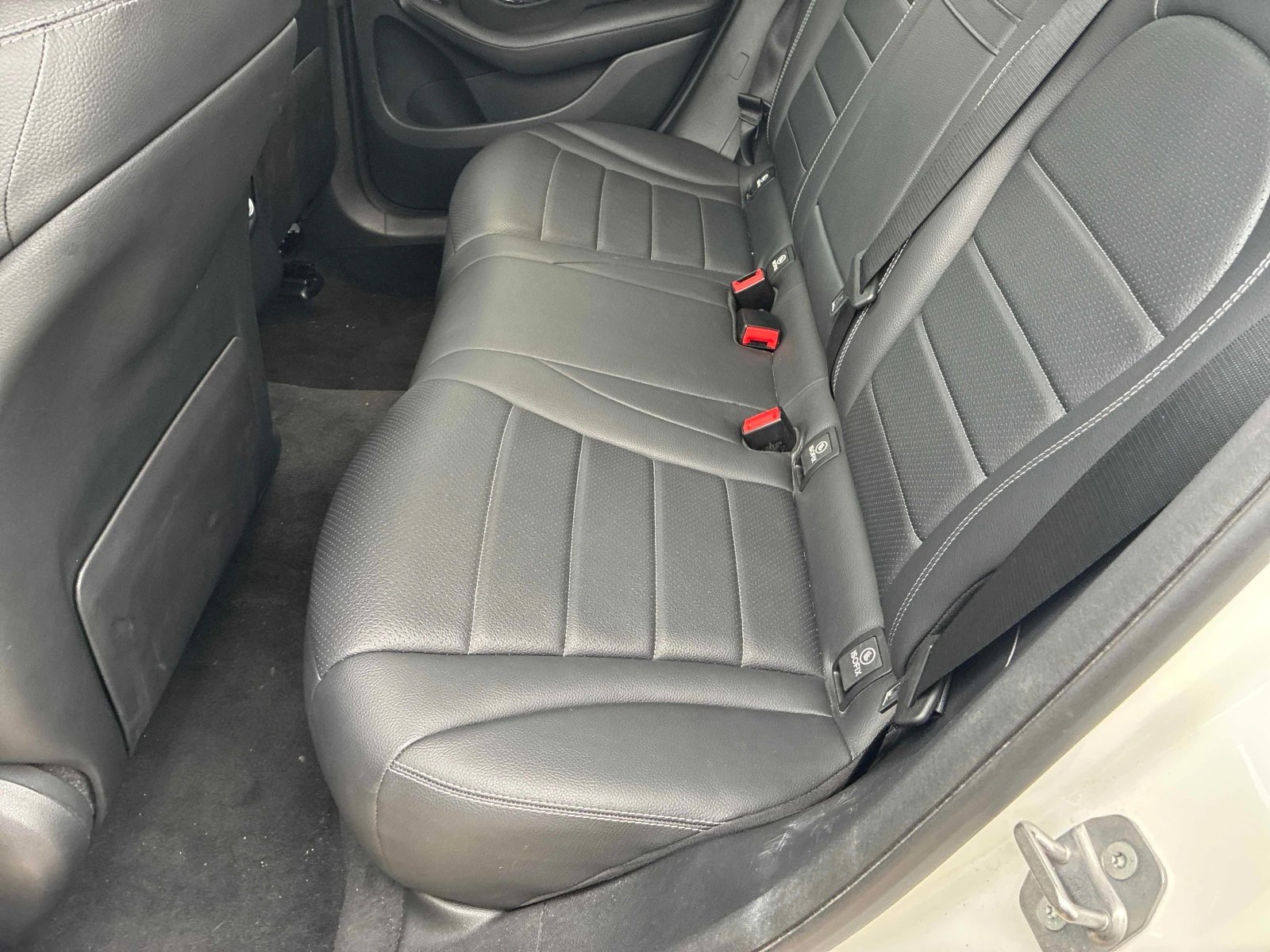 Mercedes-Benz GLC * 300 * CARFAX * ОПЦИЯ ЗА ФИНАНСИРАНЕ , снимка 16 - Автомобили и джипове - 55986761