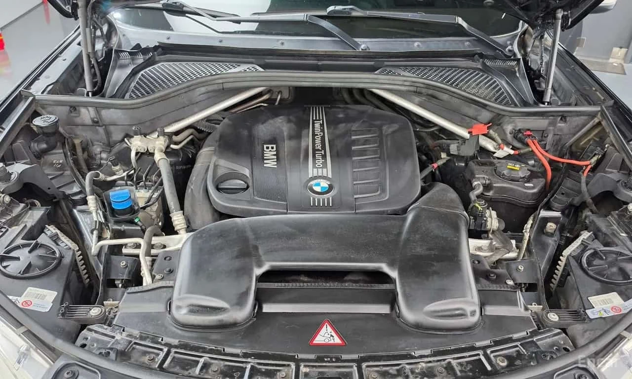 BMW X6 * xDrive 40d * М пакет * Обдухване * Head Up * , снимка 6 - Автомобили и джипове - 56185362