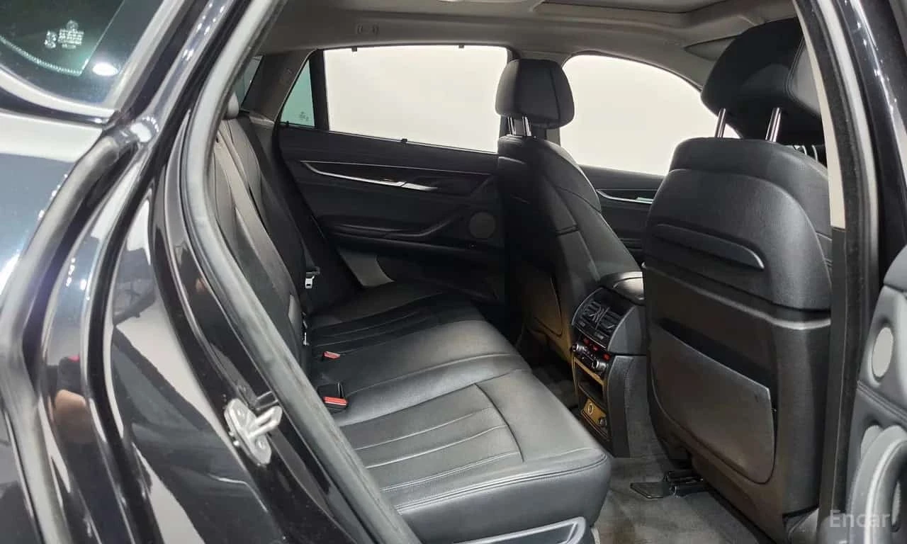 BMW X6 * xDrive 40d * М пакет * Обдухване * Head Up * , снимка 12 - Автомобили и джипове - 56185362