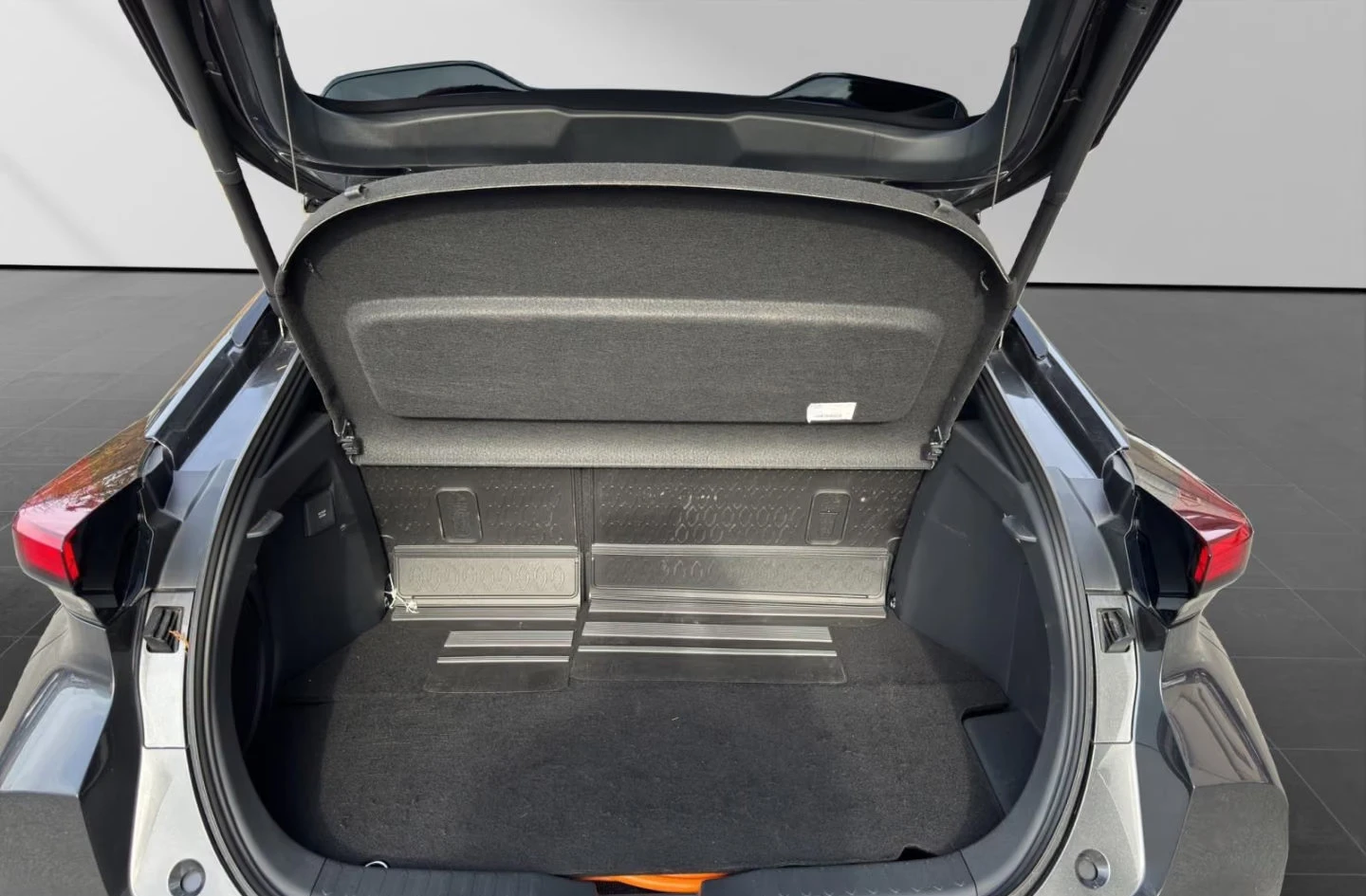 Toyota C-HR 2.0PHEV/224HP/GR-SPORT/LED/CAM/DIGITAL/912z, снимка 8 - Автомобили и джипове - 56270612