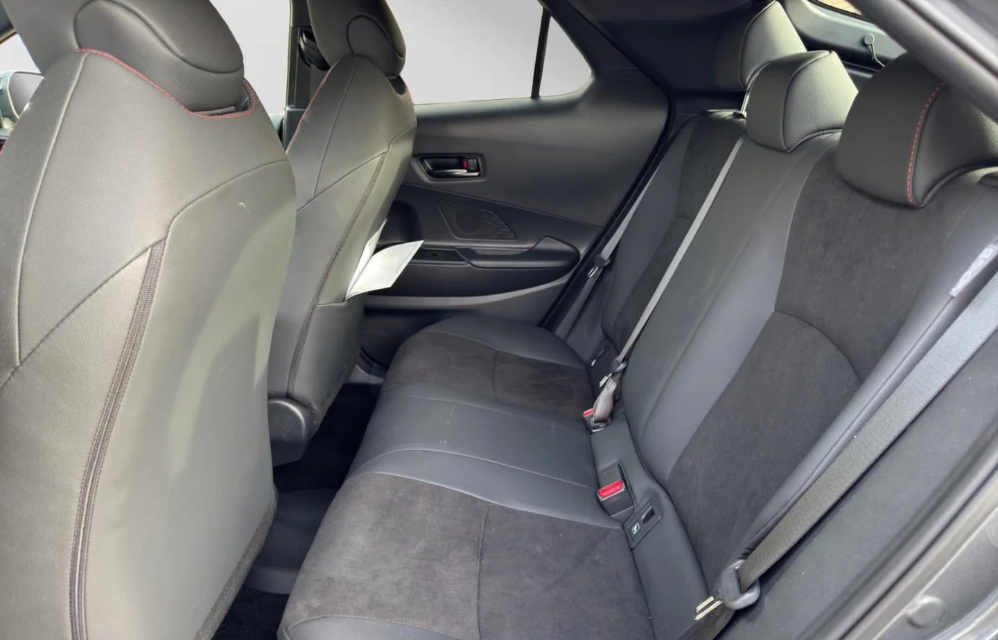 Toyota C-HR 2.0PHEV/224HP/GR-SPORT/LED/CAM/DIGITAL/912z, снимка 11 - Автомобили и джипове - 56270612