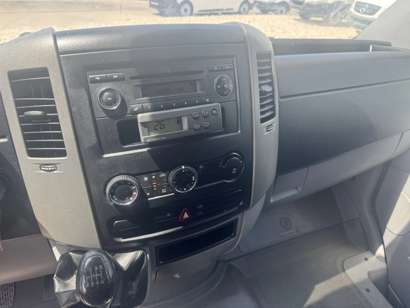 VW Crafter KLIMA, HLADILEN, 283000KM!!!, снимка 11 - Бусове и автобуси - 51366347