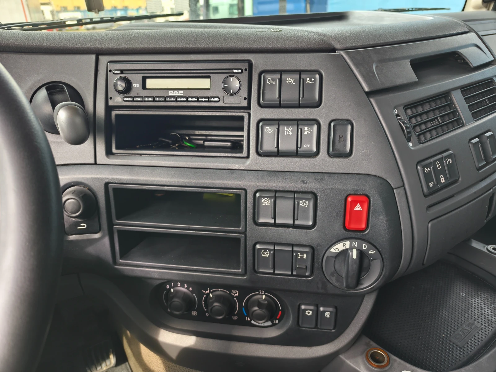 Daf XF, снимка 7 - Камиони - 54097408