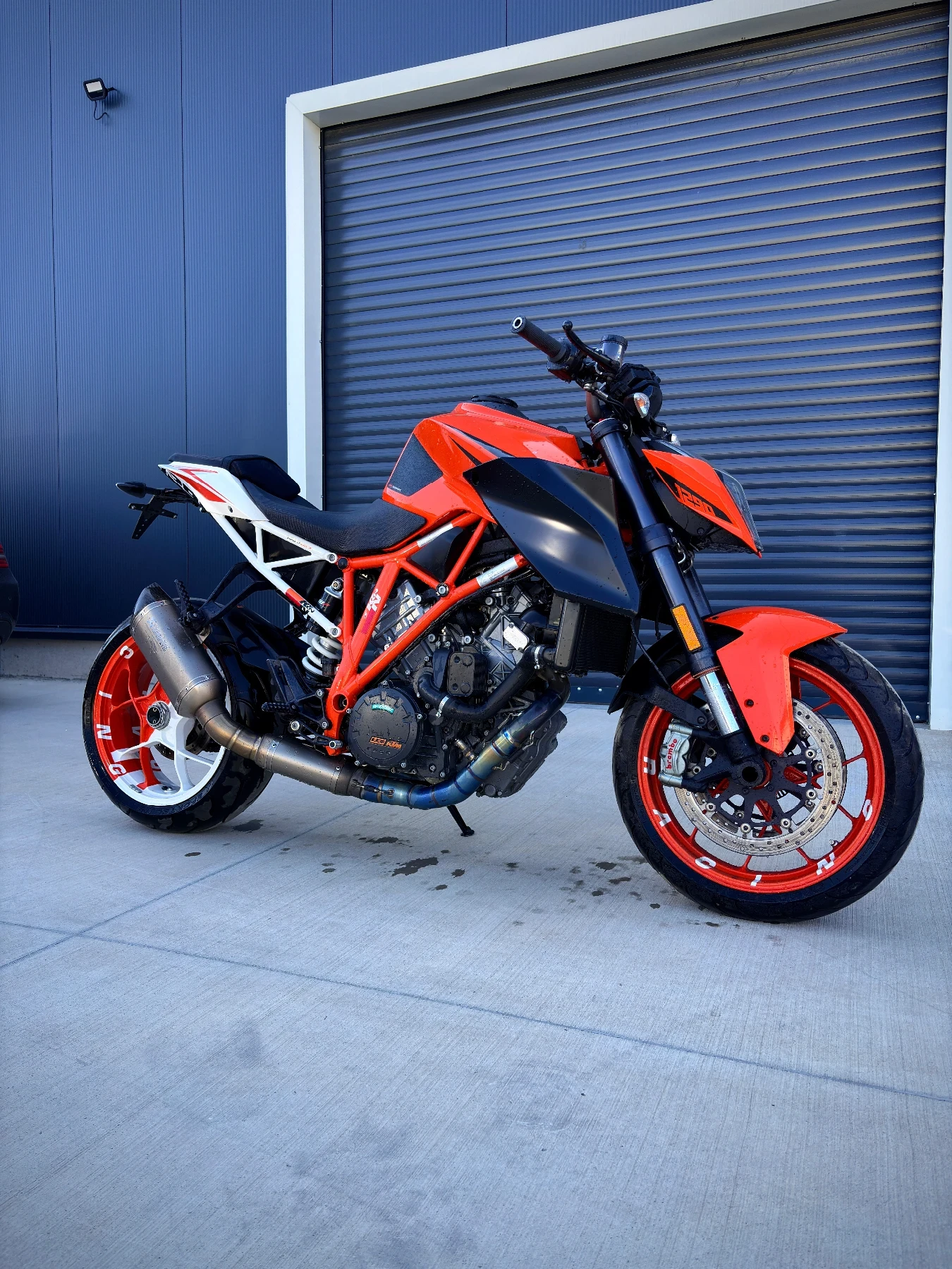 Ktm Super Duke Full Akrapovic , снимка 3 - Мотоциклети и мототехника - 55235723
