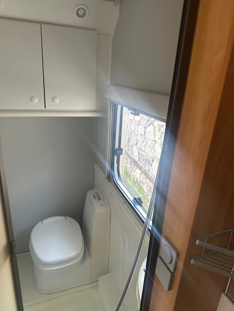 Каравана Knaus Azure 450 toscana, снимка 13 - Каравани и кемпери - 52756911