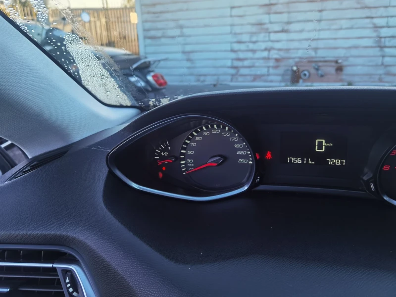 Peugeot 308 1.6 Hdi , снимка 10 - Автомобили и джипове - 47648526