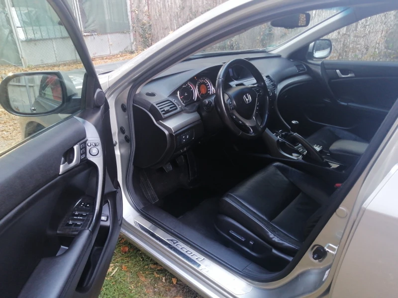 Honda Accord EXECUTIVE.2.0 i-VTEC 156k.c.DVD.кожа.Панорамен люк, снимка 6 - Автомобили и джипове - 47997586