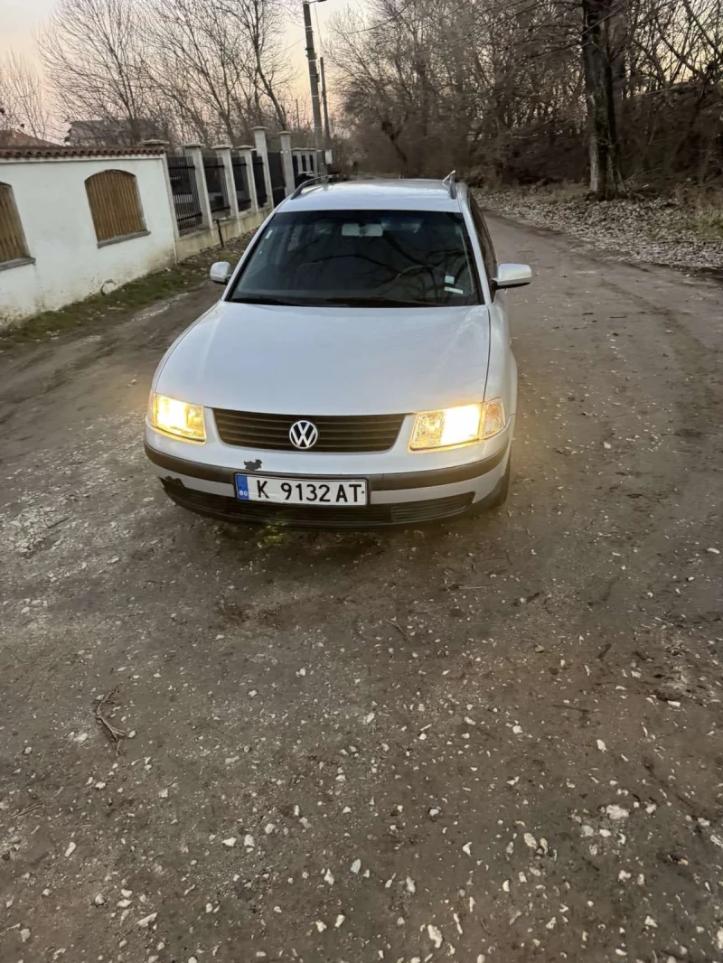 VW Passat, снимка 1 - Автомобили и джипове - 48576990