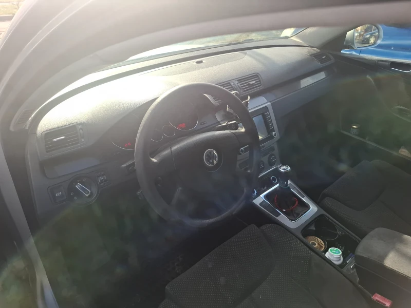 VW Passat, снимка 6 - Автомобили и джипове - 52944293